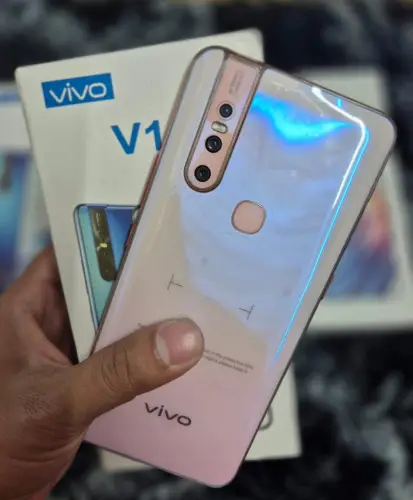 VIVO V15 8/256 GB