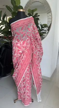 Red and white jamdani