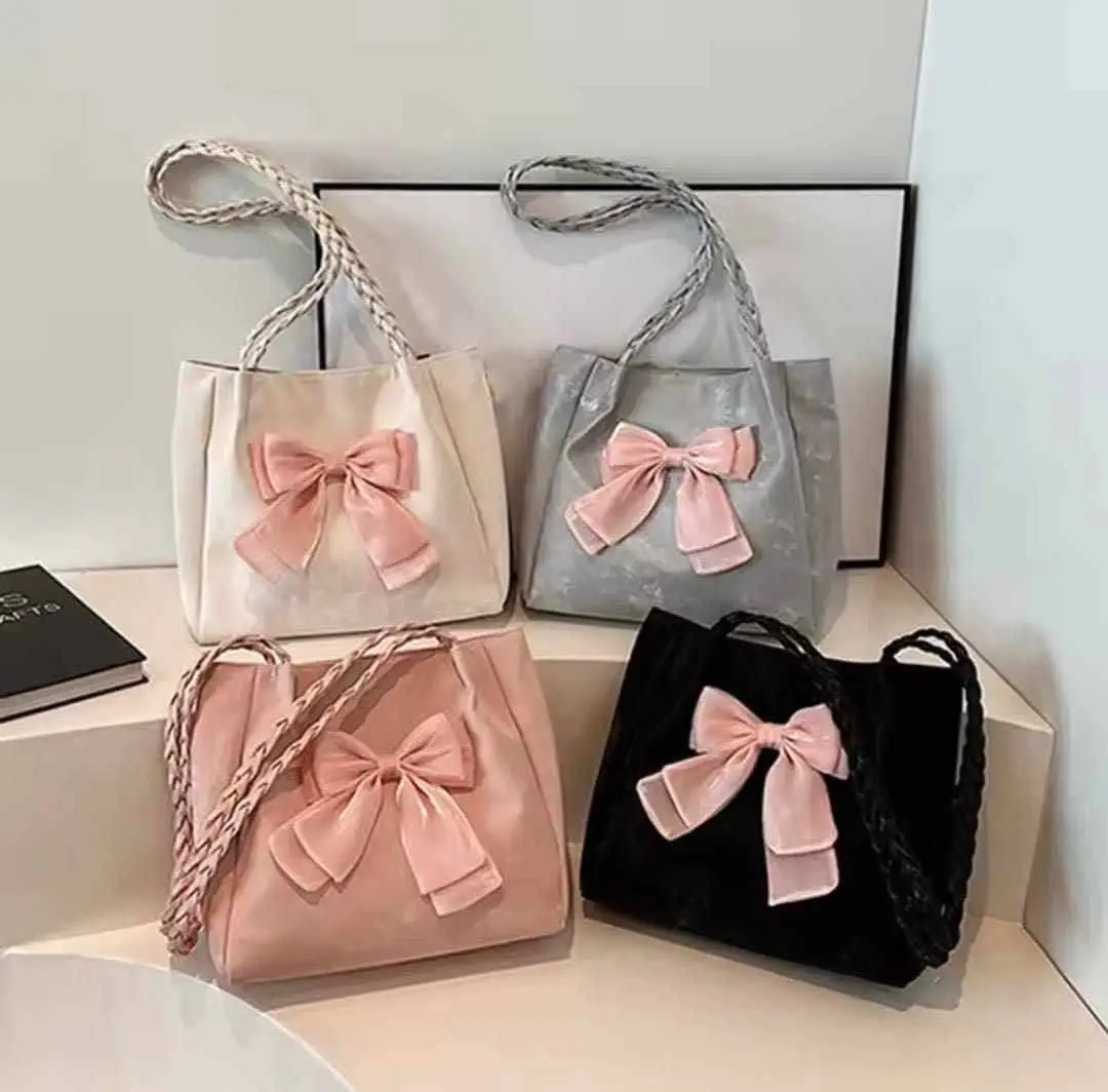 Bow Glossy Shoulder Bag