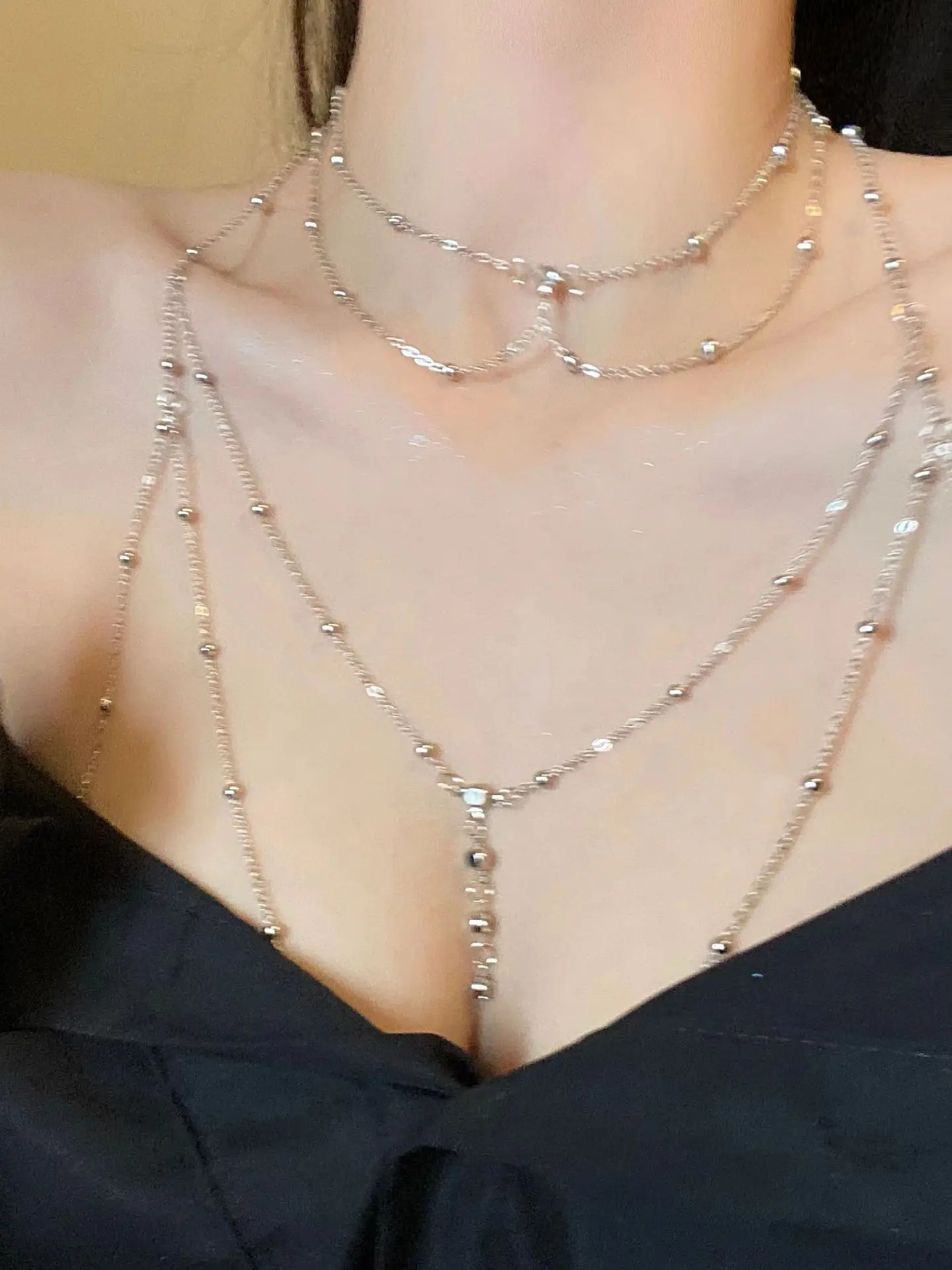 Fashionable Diamond Garden Bead Chain Body Chain Decorated with Sparkling Diamond Pendant Tassel Necklace Chest Chain Fashionable Women's European and American Trendy Chain
